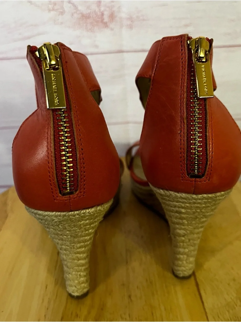 Michael Kors Salmon Color T Strap Open‎ Toe Wedge Sandal Size 8